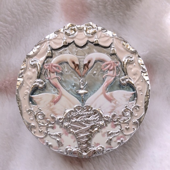 NWOT Flower Knows Swan Ballet Highlighter 01 Niveous Swan 💕🦢 - Picture 1 of 3